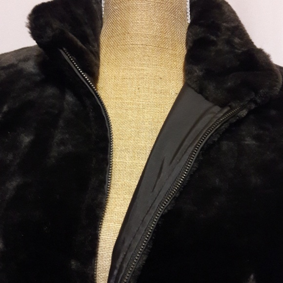 Plush faux fur Vest reversible w pockets Dark bro - Picture 4 of 8